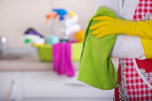 Deep cleaning bathroom during end of tenancy cleaning in Earlscourt